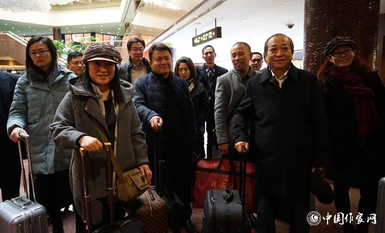 11月28日，中國作協(xié)第九次全國代表大會與會代表團(tuán)報到。