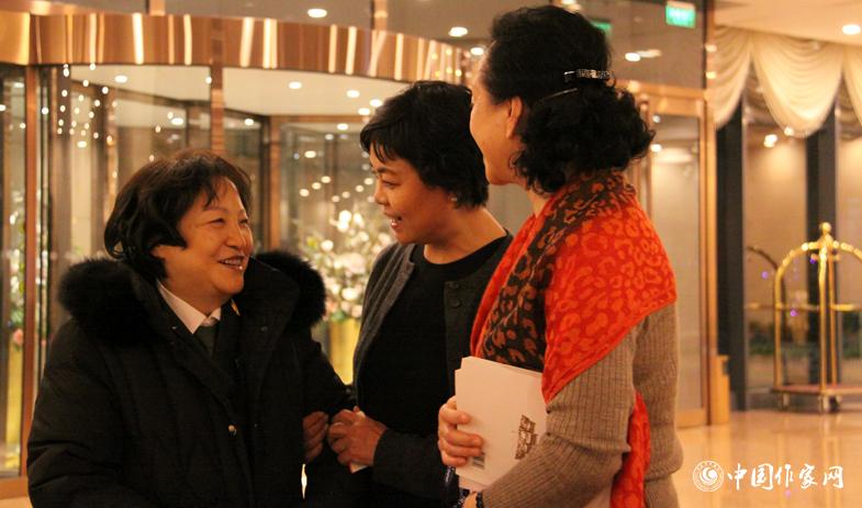 鐵凝、賀捷生、張抗抗欣喜相逢