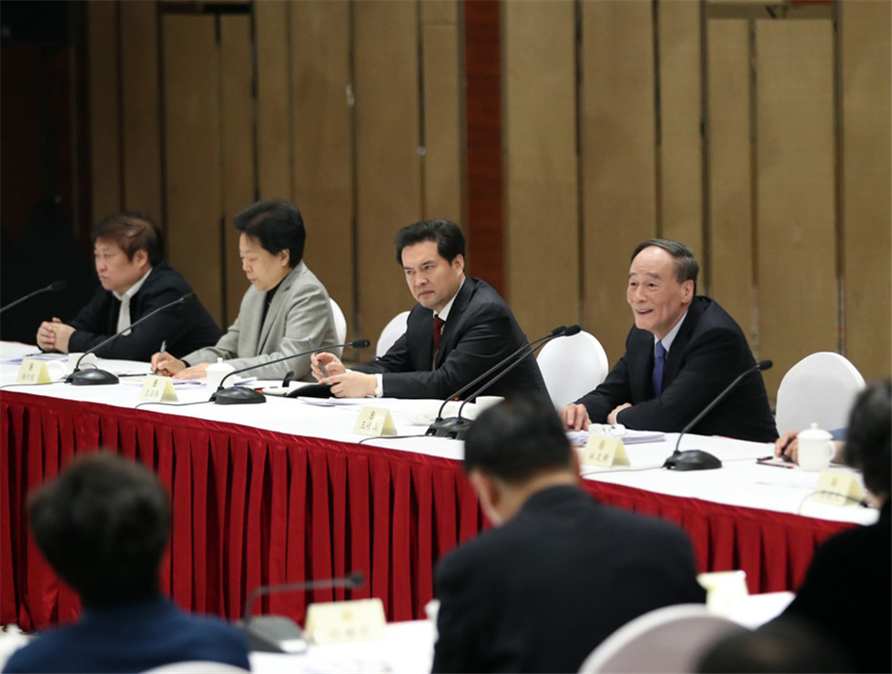 王岐山看望共青團(tuán)、總工會、婦聯(lián)、青聯(lián)界委員并參加討論