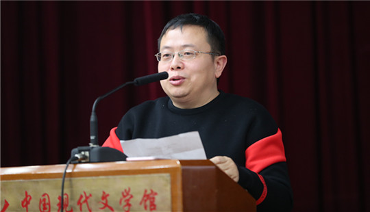 管平潮：在碎片化時(shí)代，寫雋永的中國故事