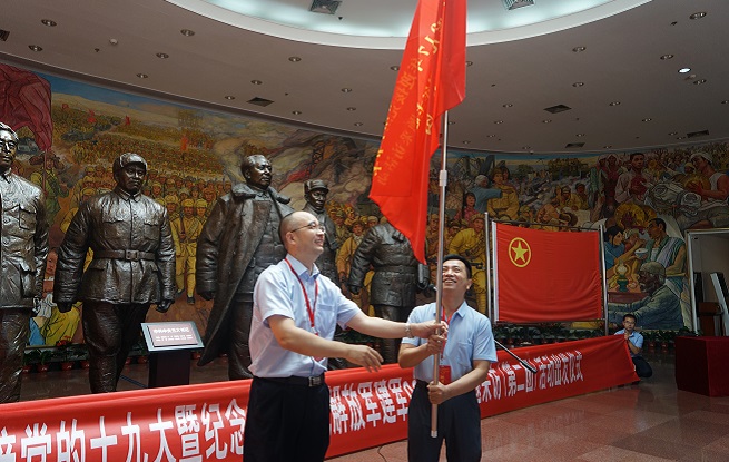 深入歷史現(xiàn)場，挖掘英雄事跡