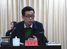 李國平：批評(píng)也要溫度我認(rèn)為建設(shè)的傳統(tǒng)更應(yīng)珍惜，在文學(xué)進(jìn)步的這個(gè)宏觀層面上如何把握光影和陰影的關(guān)系。[詳細(xì)]