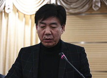 劉川鄂：迎合還是提升？在精神消費(fèi)多樣化、文學(xué)創(chuàng)作邊緣化、文學(xué)批評(píng)更加邊緣化的當(dāng)下，批評(píng)文體駁雜、批評(píng)問題意識(shí)薄弱、批評(píng)的有效性普遍缺失。[詳細(xì)]