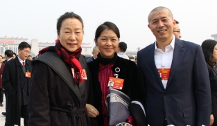 全國政協(xié)委員奚美娟、遲子建、畢飛宇