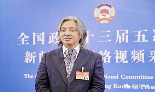 全國(guó)政協(xié)常委、中國(guó)美協(xié)副主席、中國(guó)美術(shù)館館長(zhǎng)吳為山