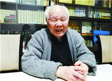 【李國文】	王　雪丨《得法而努力地耕耘——一篇手稿檔案中的李國文》；	席思宇丨《“作家是屬于他那個(gè)時(shí)代的”》。