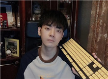 枯玄：網(wǎng)文漫改，好“?！北Ｊ烀芗耐婀Ｒ约皩F(xiàn)實(shí)生活的熱點(diǎn)時(shí)事改編成段子融合進(jìn)我的小說(shuō)中……[詳細(xì)]