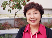 徐坤：《神圣婚姻》寫的是家族里的真人真事　　這部書的很多情節(jié)都是家族里的真人真事，聽的時候在想，應該用什么方式把故事寫出來……[詳細]