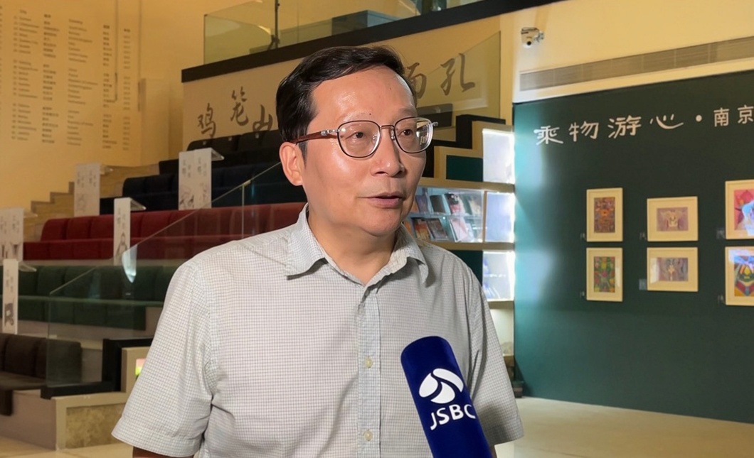 南京市文投集團有限責任公司副總經(jīng)理、民建中央文化委員會委員、南京市文學之都促進會秘書長聞一武接受專訪