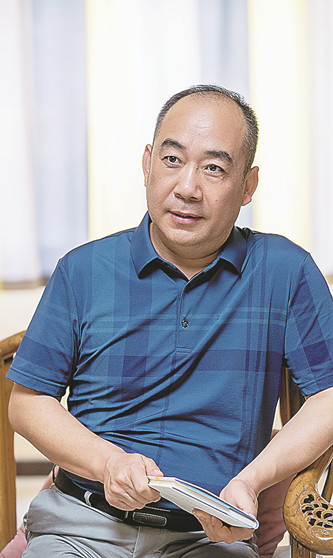 桫欏（《詩(shī)選刊》主編、中國(guó)作協(xié)網(wǎng)絡(luò)文學(xué)委員會(huì)委員）