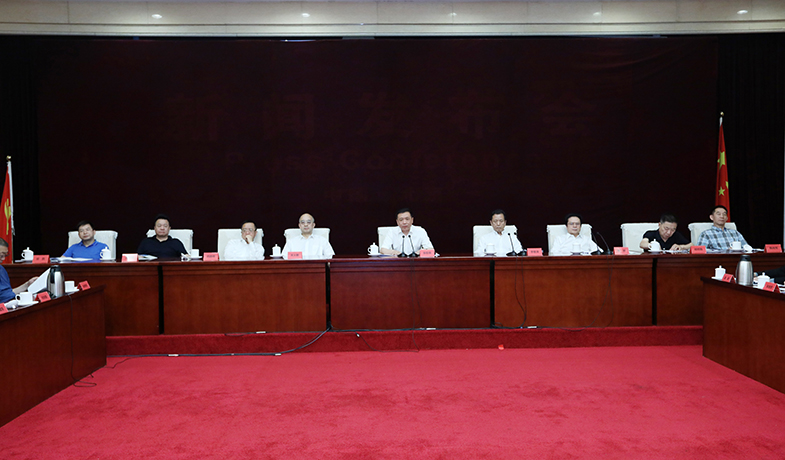 7月25日，第十一屆茅盾文學(xué)獎評獎委員會第一次全體會