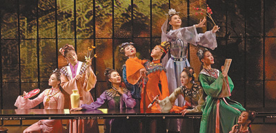 江蘇大劇院原創(chuàng)民族舞劇《紅樓夢(mèng)》劇照。  　　祖忠人攝