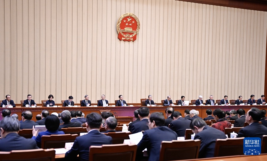 3月10日，十四屆全國人大二次會議主席團(tuán)在北京人民大會堂舉行第三次會議。主席團(tuán)常務(wù)主席趙樂際主持會議。新華社記者 謝環(huán)馳 攝