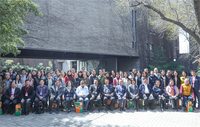 晨視頻系列報(bào)道 | 《回家》，聚焦六代港澳作家回家之路