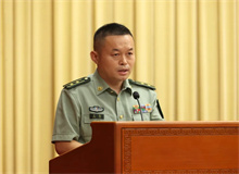 王昆：作家的青春捍衛(wèi)什么　　40天前的這個時刻，我正在西部邊境一個海拔5000米的前沿哨所，陪我前往邊境埡口的是一個年輕士兵……[詳細]