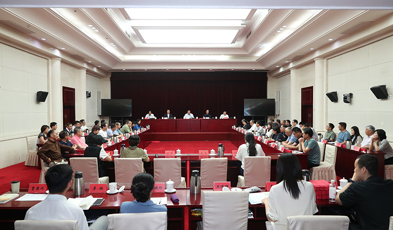 7月31日，第十三屆全國(guó)少數(shù)民族文學(xué)創(chuàng)作駿馬獎(jiǎng)評(píng)獎(jiǎng)結(jié)果揭曉