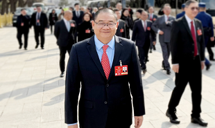 全國(guó)政協(xié)文化文史和學(xué)習(xí)委員會(huì)副主任、澳門文化界聯(lián)合總會(huì)會(huì)長(zhǎng)吳志良