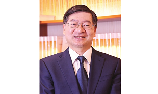 全國(guó)政協(xié)委員，中國(guó)社會(huì)科學(xué)出版社黨委書記、社長(zhǎng)趙劍英