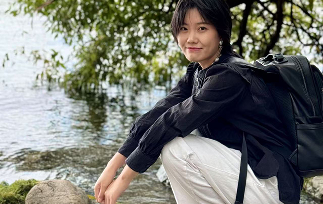 新浪潮”訪談 | 崔君：為陰影鋪上一層溫?zé)?/><span><em>新浪潮”訪談 | 崔君：為陰影鋪上一層溫?zé)?/em></span></a></li>
<li><a href=