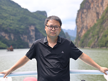 夏立楠：文學(xué)是對(duì)現(xiàn)實(shí)生活的一種補(bǔ)償