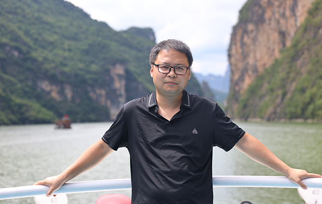 “新浪潮”訪談 | 夏立楠：文學(xué)是對(duì)現(xiàn)實(shí)生活的一種補(bǔ)償