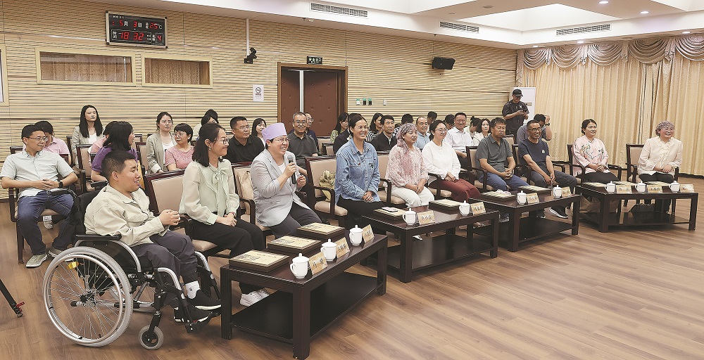 “文學(xué)一家人”座談現(xiàn)場