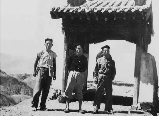 尋回敦煌——抗戰(zhàn)期間中國學人拍攝海外敦煌遺珍往事　　歷盡艱辛換來的照片，卻在日寇鐵蹄下命運跌宕……[詳細]