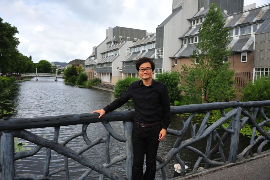 盧楨，1980年出生，天津人，南開(kāi)大學(xué)文學(xué)院教授，博士生導(dǎo)師。