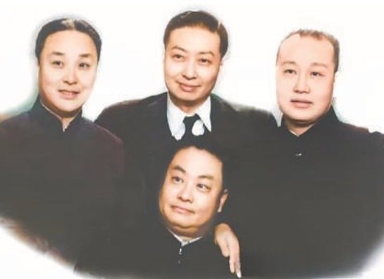 “四大名旦”的抗戰(zhàn)情懷　　抗戰(zhàn)時期，這四位京劇大師不與敵寇合作，不為敵人所利用，且以編演劇目借古喻今，展現(xiàn)了藝術家的高尚情操和民族氣節(jié)。[詳細]