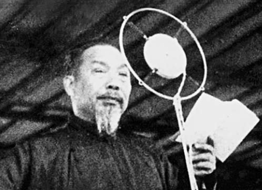 學者們的抗戰(zhàn)勝利時刻　　八十年前，當日本投降的消息傳遍中國大地，不同境遇的學人以各自方式銘刻下這一歷史性時刻。[詳細]