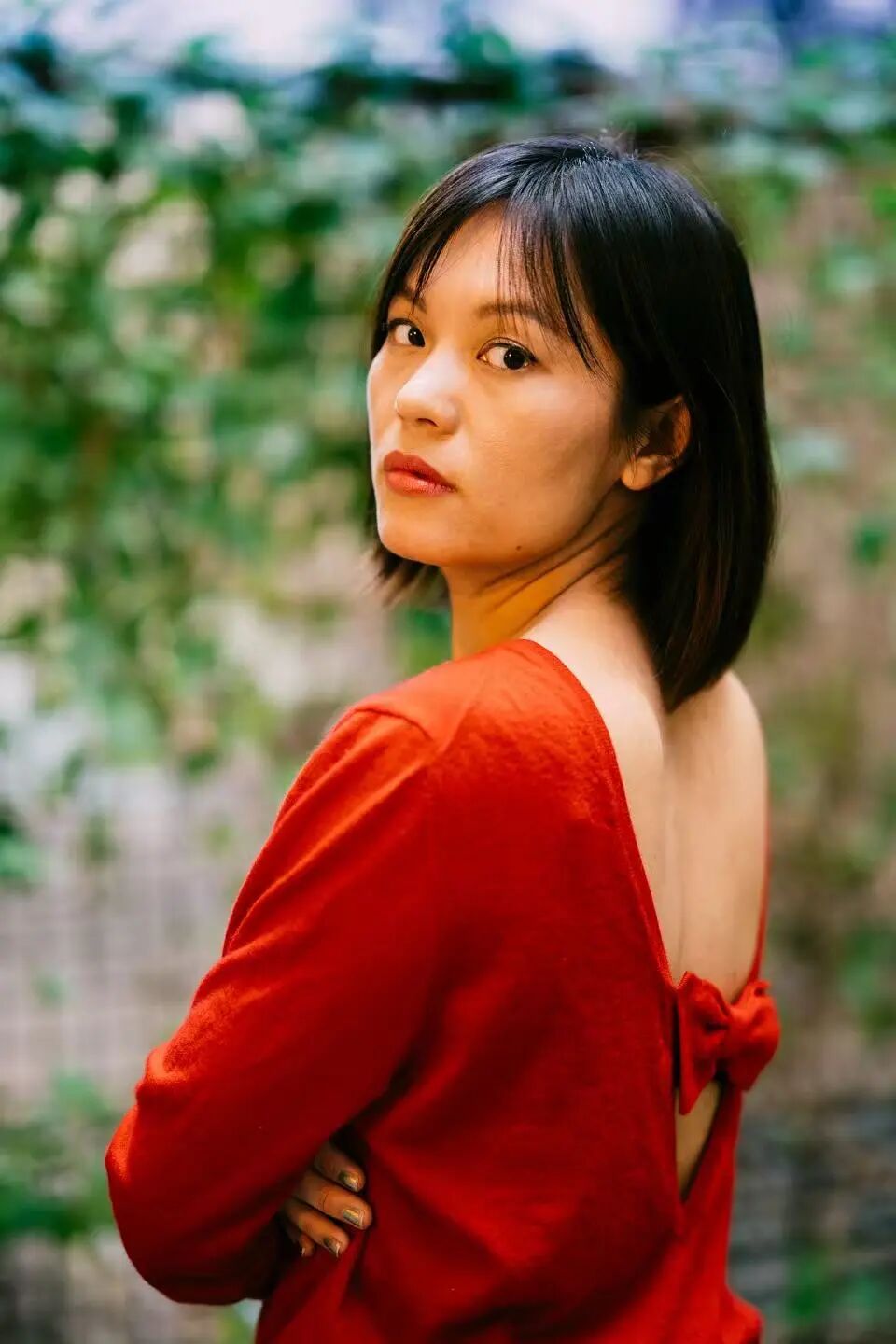 春樹，80后作家、詩(shī)人。出生于山東，在北京度過少年及青春期。2015年搬到柏林暫居。已出版長(zhǎng)篇小說《北京娃娃》《乳牙》等六部，另有個(gè)人詩(shī)集兩部及散文集若干。其小說已在二十幾個(gè)國(guó)家翻譯出版。