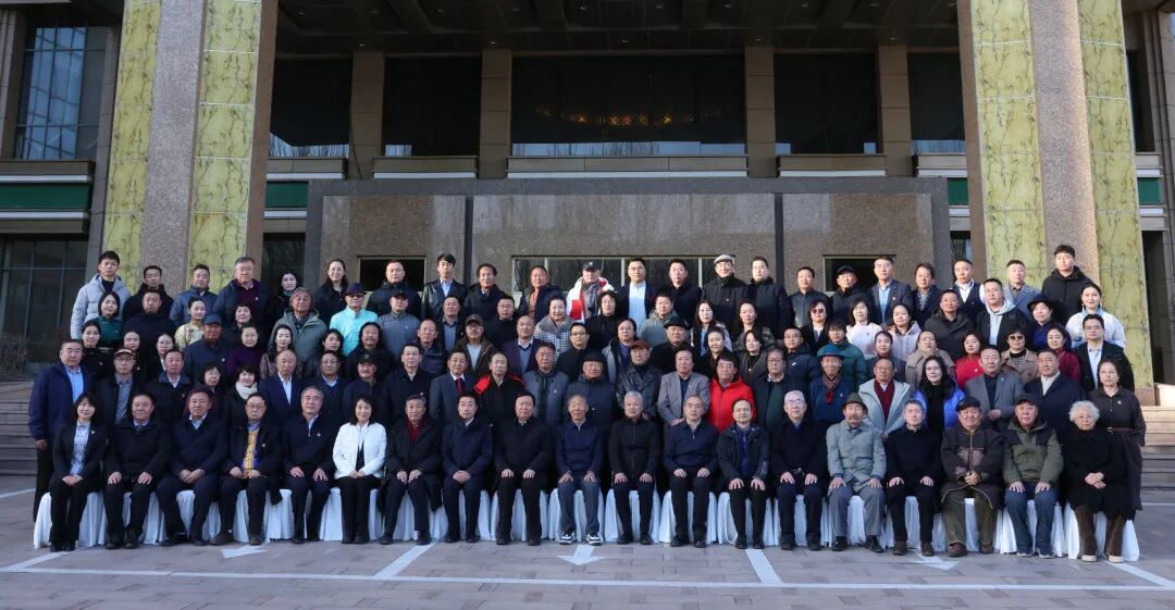 與會(huì)人員合影