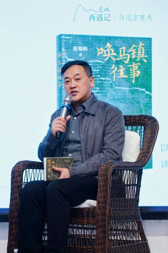 穿著西裝筆挺的男子與配字

AI 生成的內(nèi)容可能不正確。