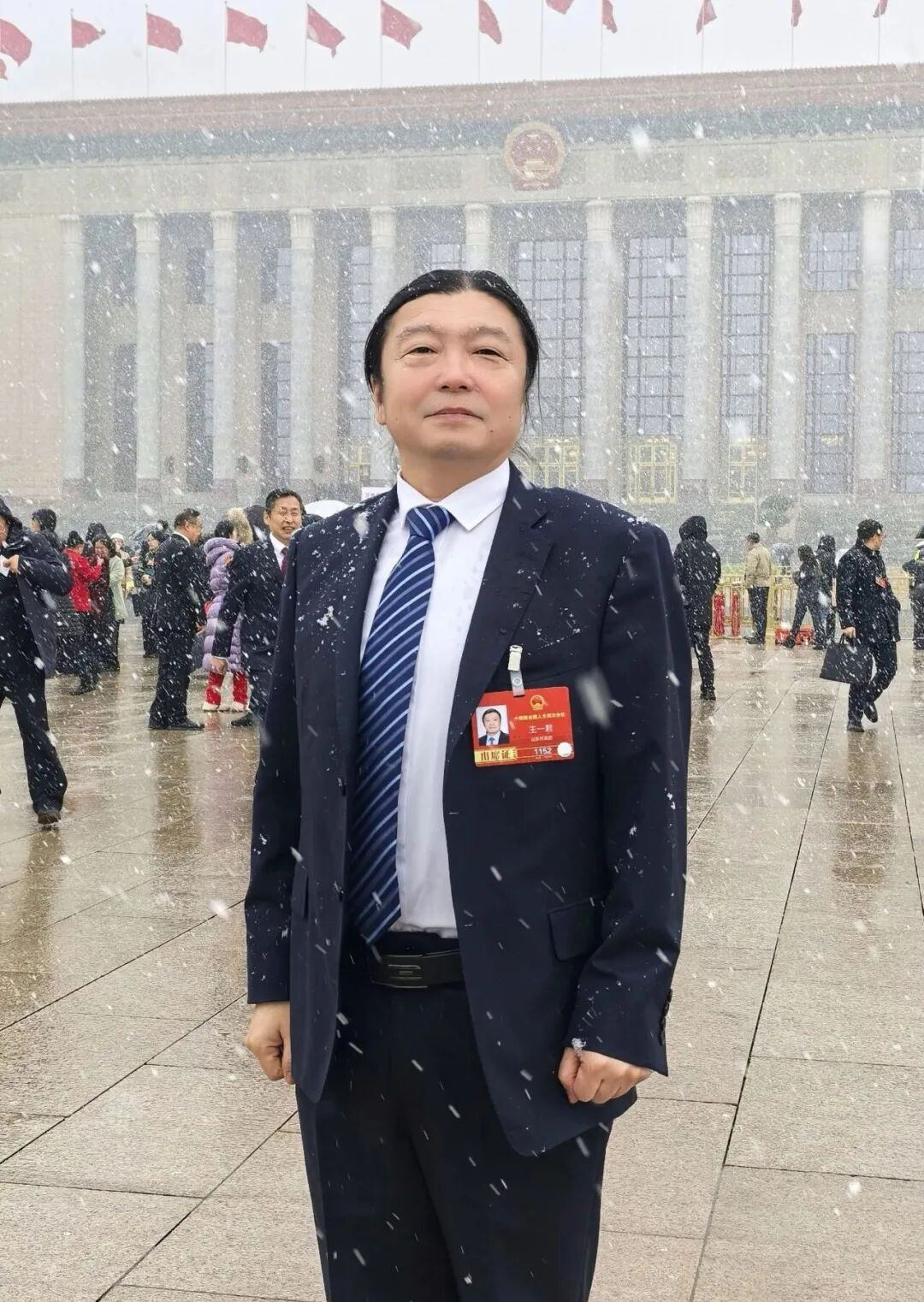 全國人大代表、山東省國瓷陶藝書畫院院長(zhǎng)王一君