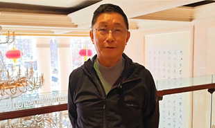 全國(guó)政協(xié)委員、中國(guó)作協(xié)副主席阿來(lái)