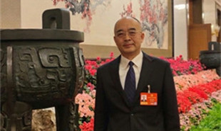 全國(guó)政協(xié)委員、中國(guó)作協(xié)副主席吳義勤