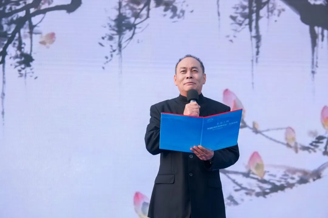 表演藝術(shù)家張光北演繹舒婷經(jīng)典詩(shī)作《祖國(guó)啊，我親愛(ài)的祖國(guó)》