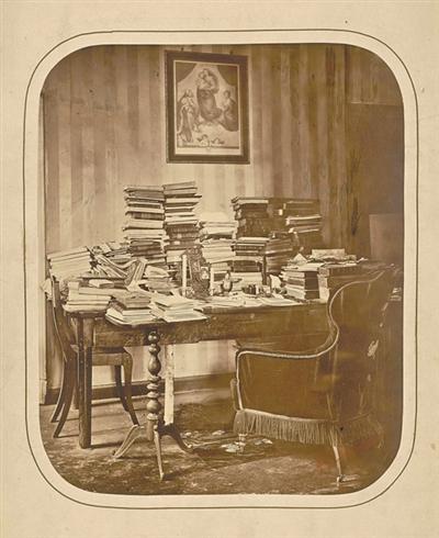 陀思妥耶夫斯基書房舊照，1881年攝于舊魯薩。19世紀70年代，作家曾在此居住并創(chuàng)作小說《群魔》等作品。