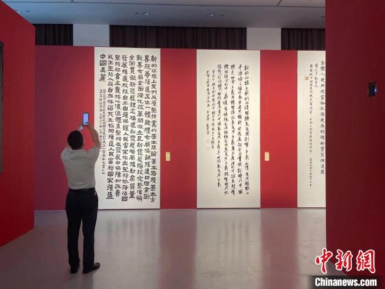 展覽現(xiàn)場(chǎng)?！⊥τ?攝